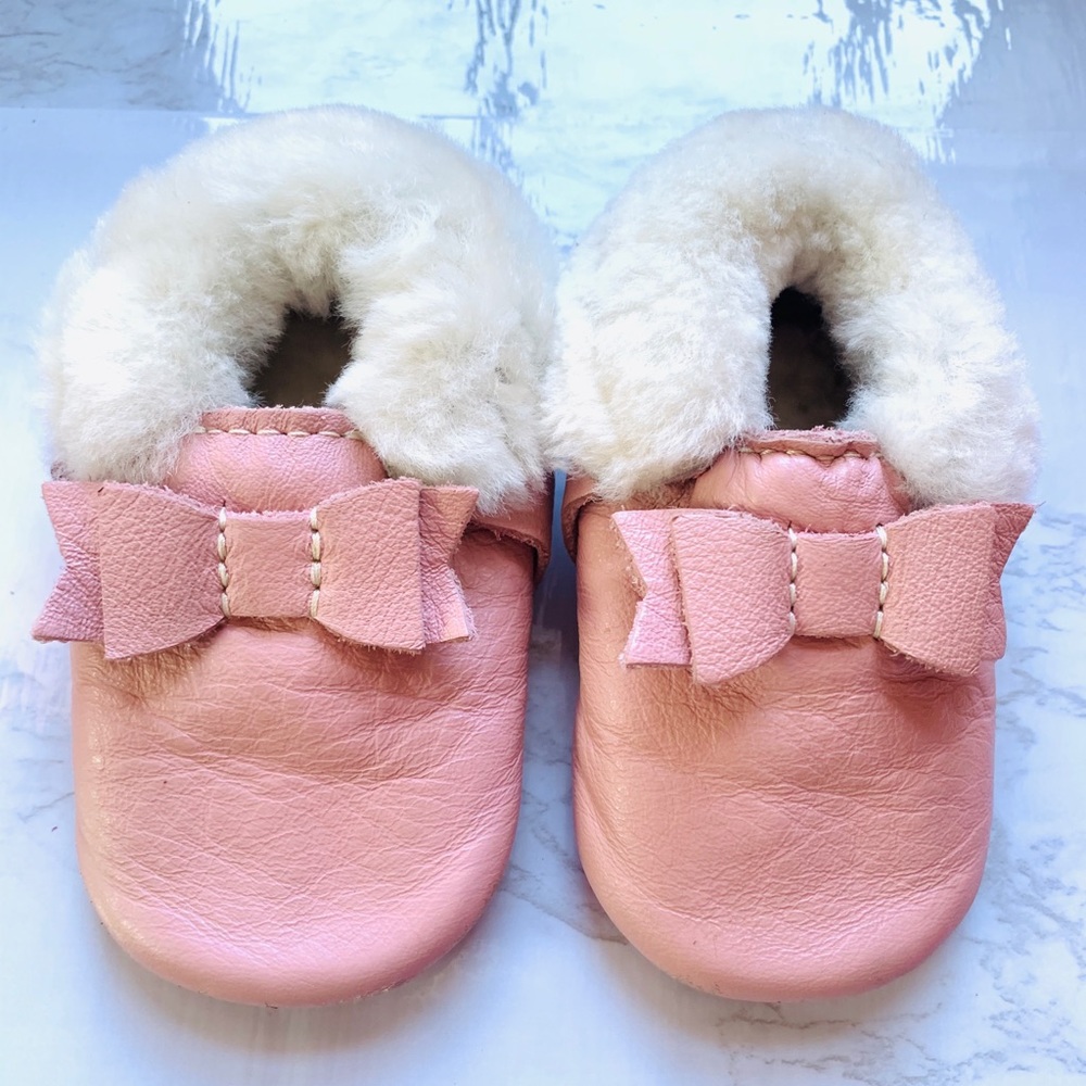 Freshly Picked • Shearling Bow Mocc • Blush